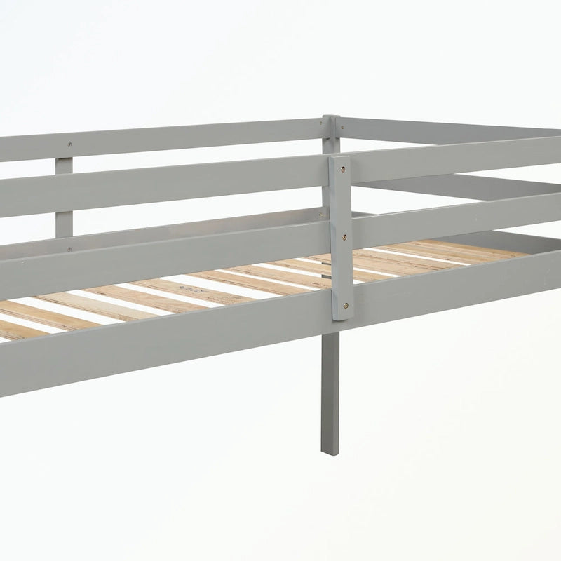 Lit mezzanine double avec escalier de rangement et garde-corps pleine longueur